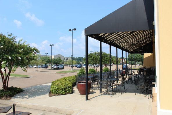 Former Corner Bakery: 108 Market St, Flowood, MS 39232
